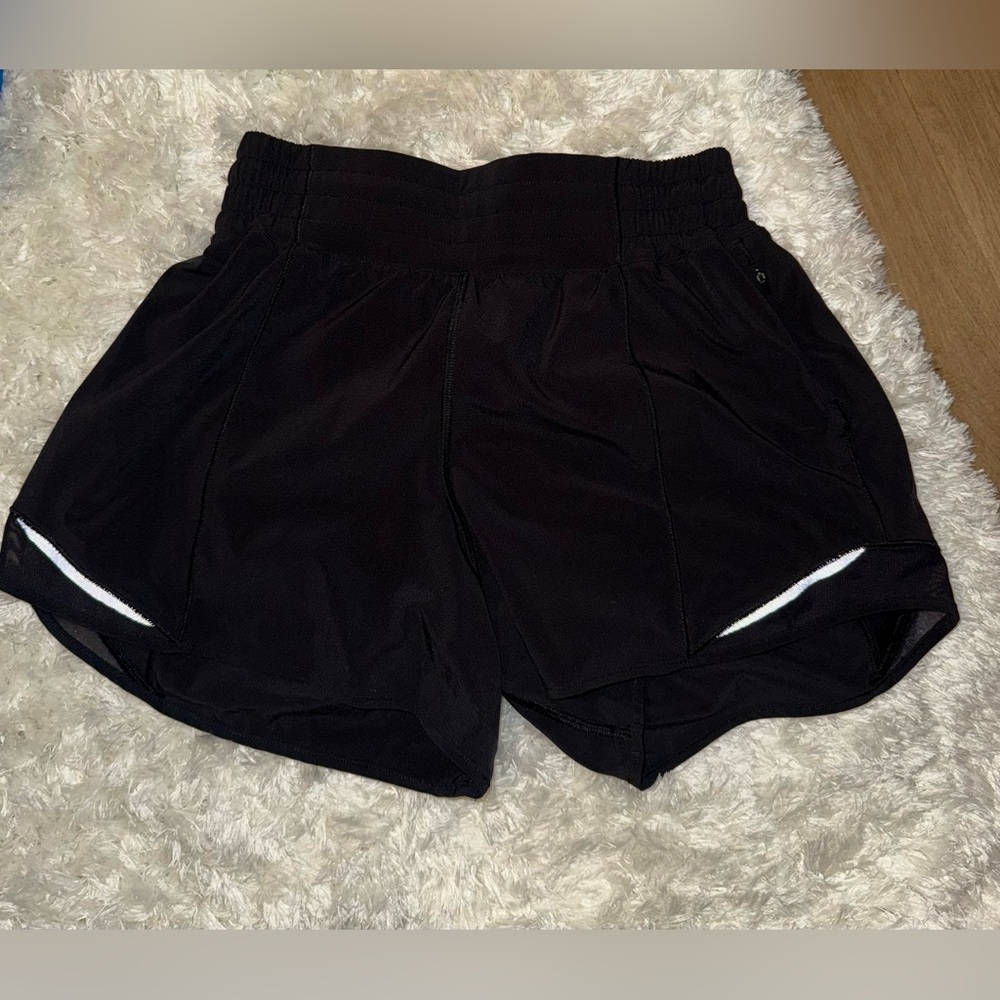Lululemon Hotty Hot Short